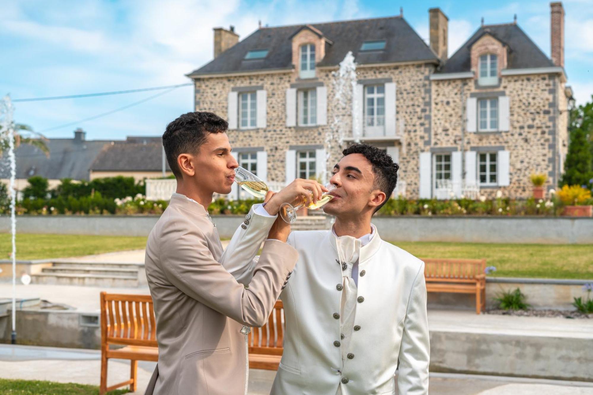 Domaine Les Jardins Darsene Panzió Tinténiac Kültér fotó